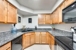 Photo #3: 6856471 Listing