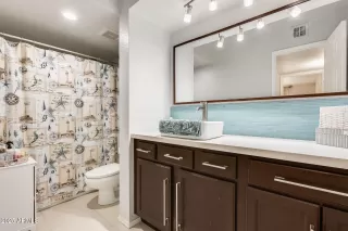 Photo #5: 6856471 Listing