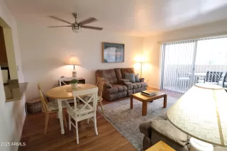 Photo #2: 6856586 Listing 