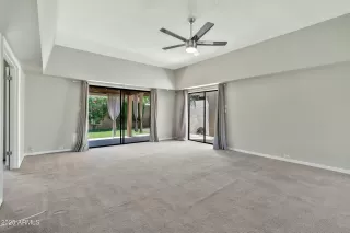 Photo #6: 6856776 Listing