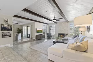 Photo #6: 6857001 Listing 