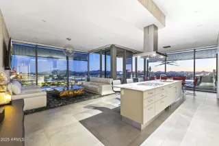 Photo #6: 6857097 Listing 