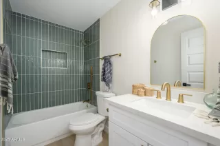 Photo #2: 6857115 Listing