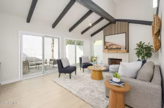 Photo #4: 6857115 Listing