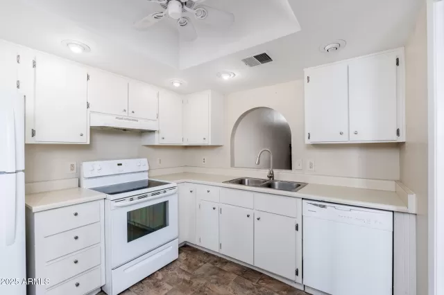 MLS: 6857519 Condo For Sale