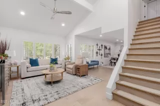 Photo #2: 6857564 Listing