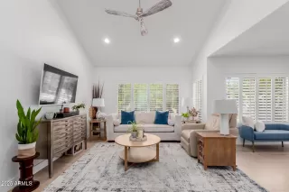 Photo #3: 6857564 Listing