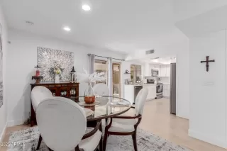 Photo #5: 6857564 Listing