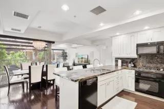 Photo #6: 6857688 Listing 