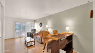 Photo #6: 6857720 Listing 