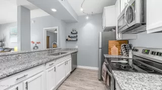 Photo #6: 6857749 Listing 