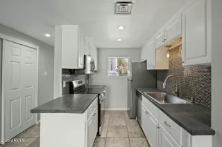 Photo #3: 6857762 Listing