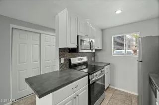 Photo #5: 6857762 Listing