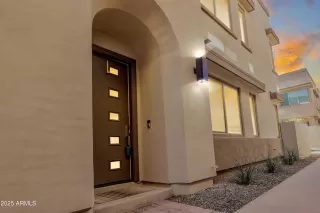 Photo #3: 6857832 Listing 