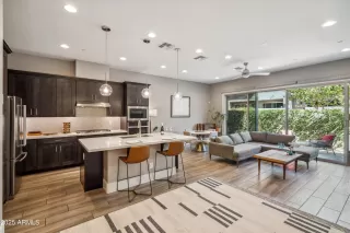 Photo #4: 6857832 Listing 