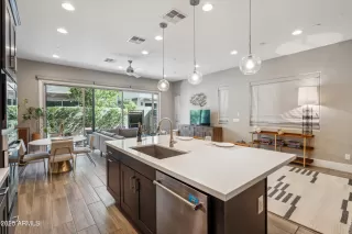 Photo #6: 6857832 Listing 