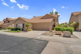 Photo #3: 6857853 Listing