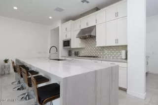 Photo #2: 6858045 Listing 