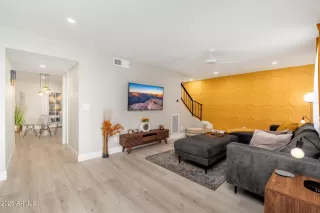 Photo #1: 6858357 Listing