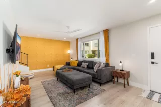 Photo #3: 6858357 Listing