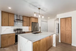 Photo #4: 6858615 Listing