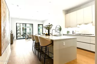 Photo #2: 6859027 Listing 