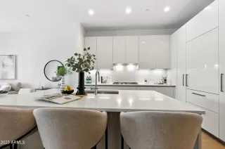 Photo #5: 6859027 Listing 