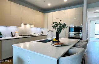 Photo #6: 6859027 Listing 