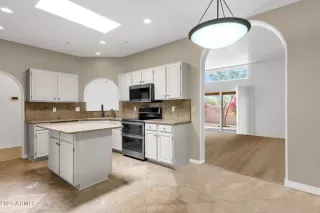 Photo #5: 6859054 Listing