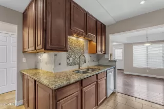 Photo #6: 6859097 Listing 