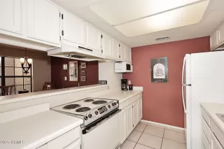 Photo #4: 6859257 Listing