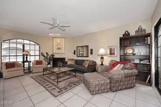 Photo #6: 6859257 Listing