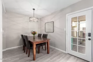 Photo #4: 6859595 Listing