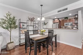 Photo #3: 6859723 Listing