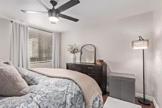 Photo #5: 6859723 Listing