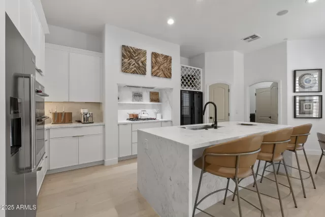 MLS: 6859837 Condo For Sale