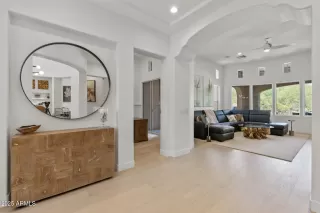 Photo #4: 6859837 Listing