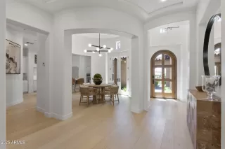 Photo #5: 6859837 Listing