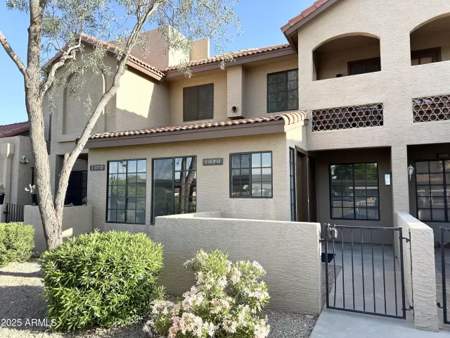 MLS: 6859958 Condo For Sale