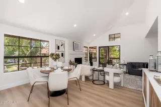 Photo #6: 6860113 Listing 