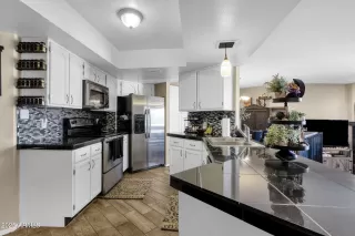 Photo #4: 6860197 Listing 