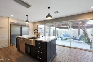 Photo #6: 6860320 Listing 