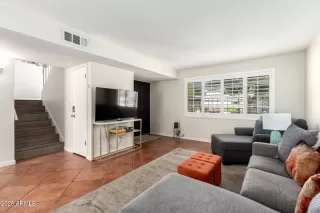 Photo #5: 6860603 Listing 