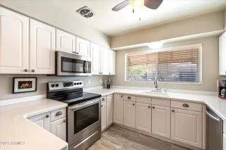 Photo #3: 6860716 Listing