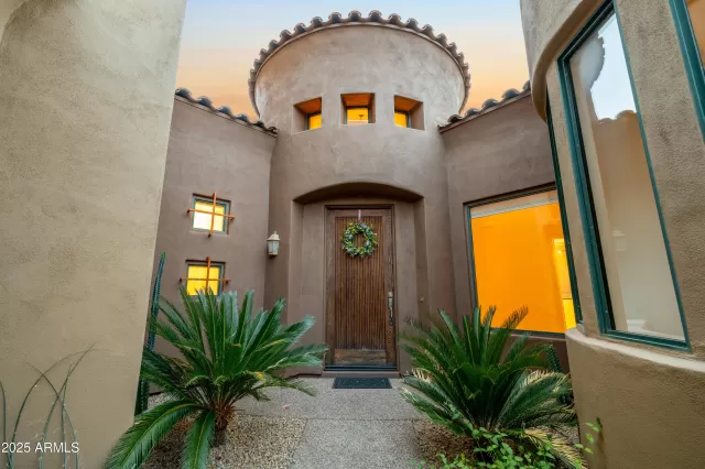 MLS: 6860752 Condo For Sale