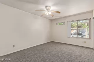 Photo #6: 6860817 Listing