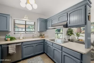 Photo #5: 6860829 Listing