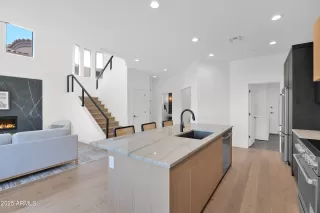 Photo #6: 6860911 Listing 