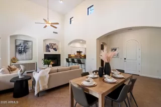 Photo #4: 6860917 Listing