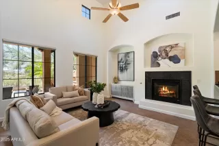 Photo #5: 6860917 Listing